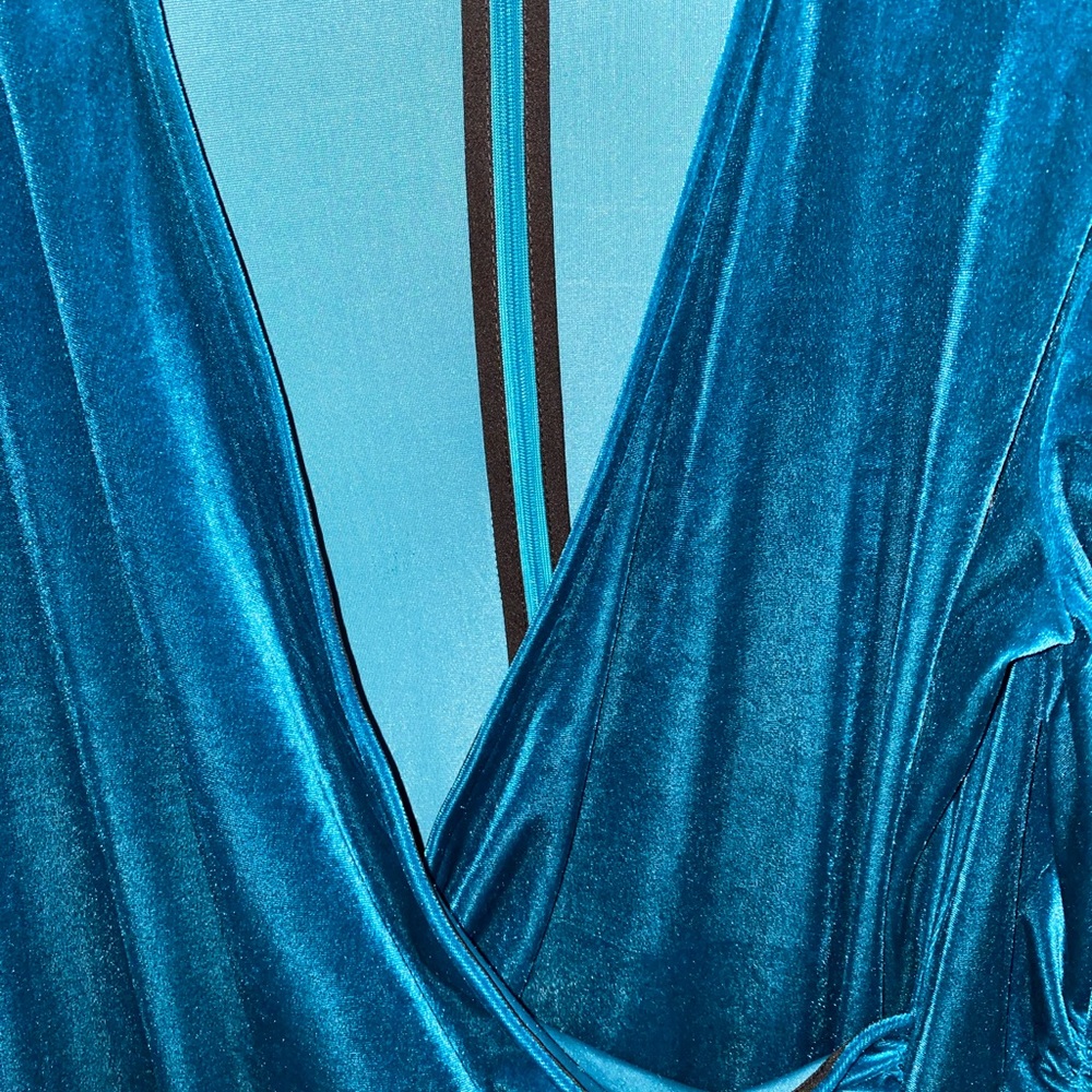 Dress - Picture 8 of 9